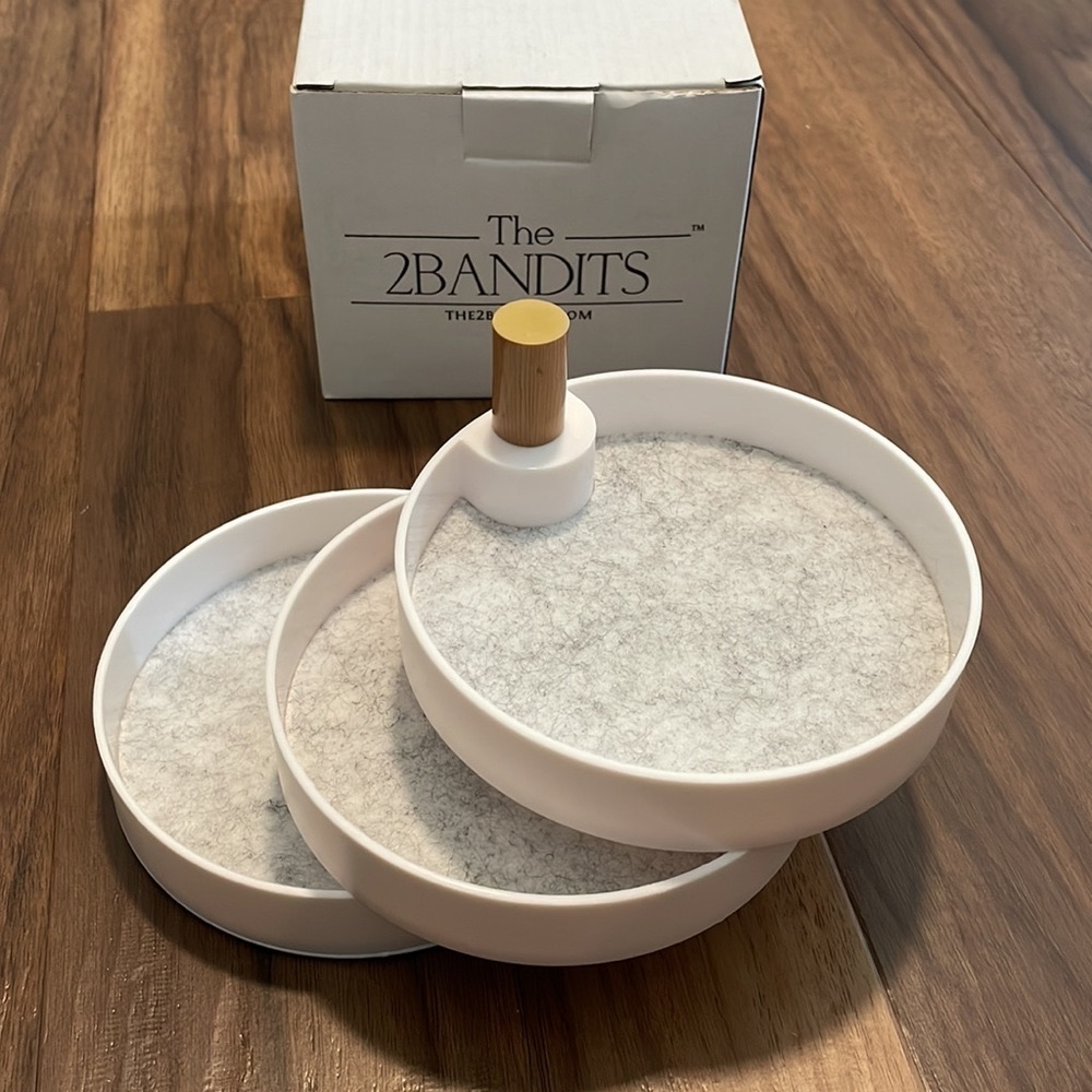 The 2Bandits 3 Tier Catchall Tray